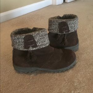 BROWN TRIBAL ZIP UP BOOTS 🌙